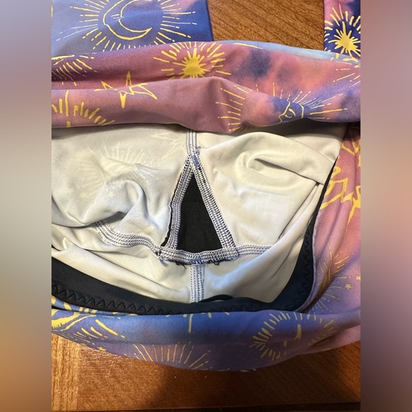 Victoria Secrets Sport Leggings - Picture 3 of 5